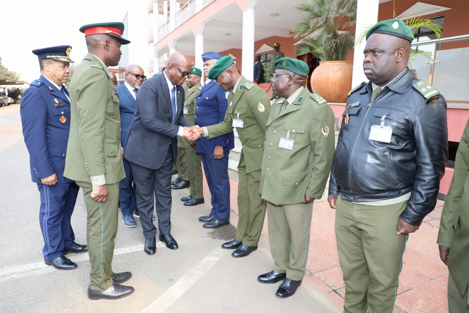 MINISTRO DE ESTADO DO BOTSWANA VISITA ESCOLA SUPERIOR DE GUERRA